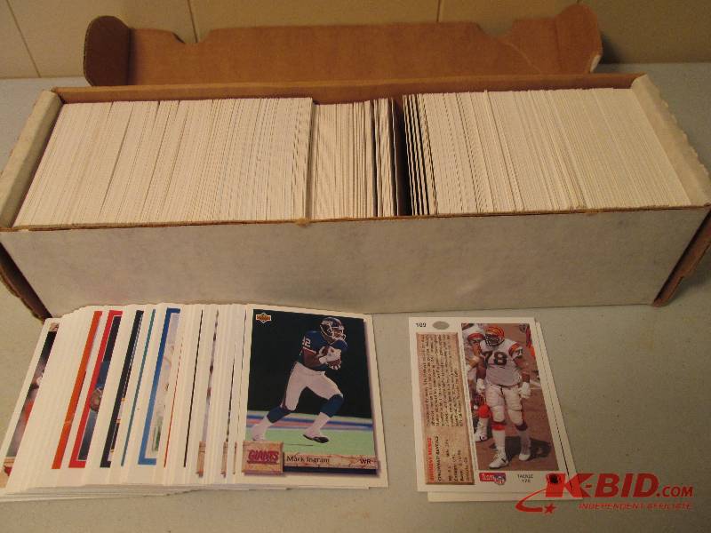 lot 51 image: Box of 1992 Upper Deck football car...