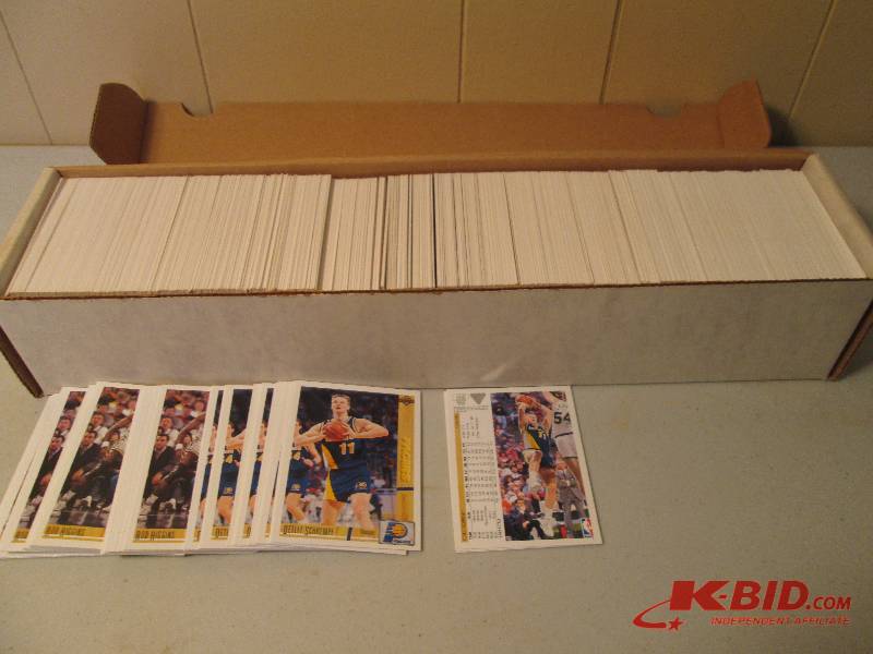 lot 66 image: Box of 1991 - 1992 Upper Deck baske...