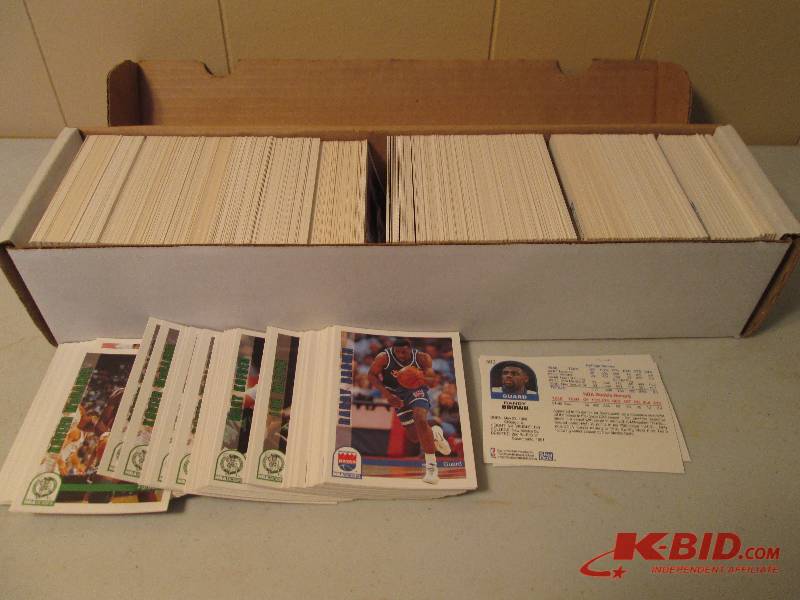 lot 113 image: Box of 1992 - 1993 Hoops basketball...