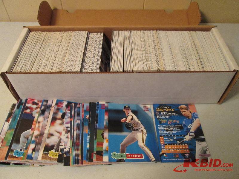 lot 118 image: Box of 1994 Stadium Club baseball c...