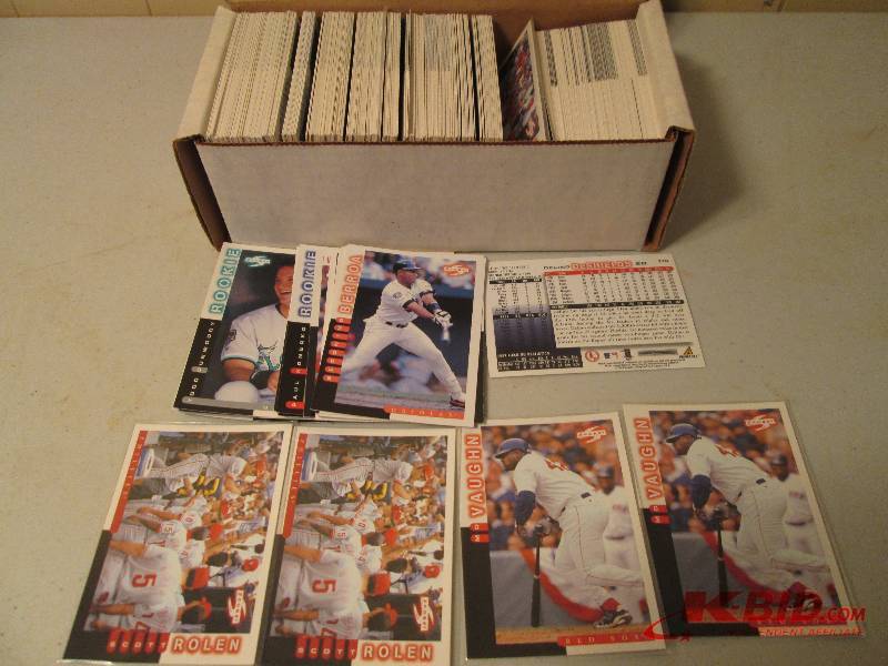 lot 68 image: Box of 1998 Score baseball cards...