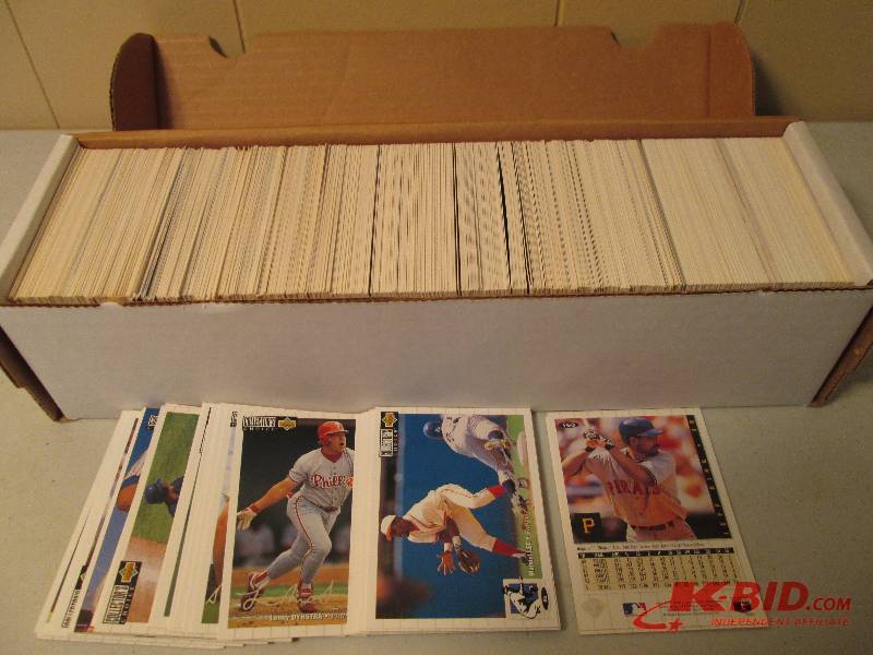 lot 92 image: Box of 1994 Upper Deck Collectors ...
