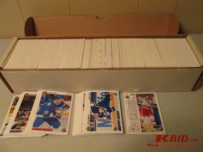 lot 109 image: Box of 1991 - 1992 Upper Deck hocke...