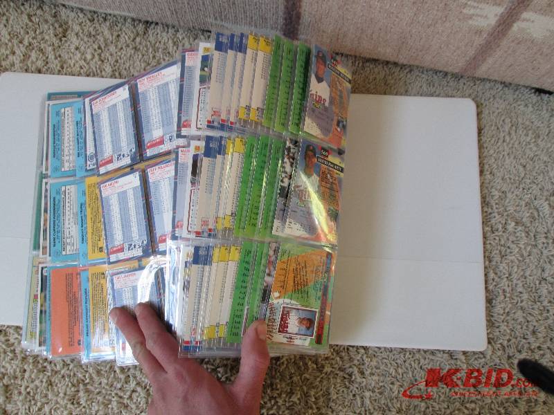 lot 120 image: Lot of Minnesota Twins cards...