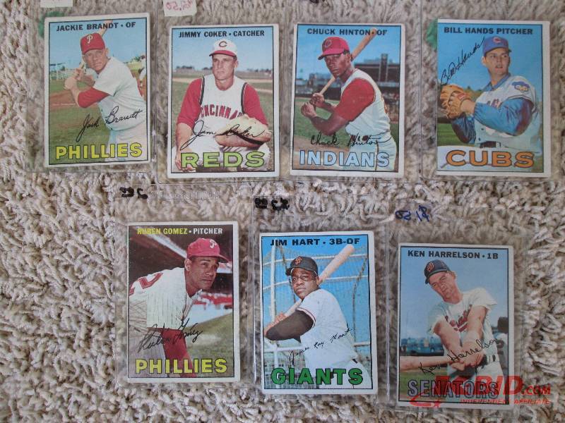 lot 6 image: Lot of 7 1967 Topps baseball cards...
