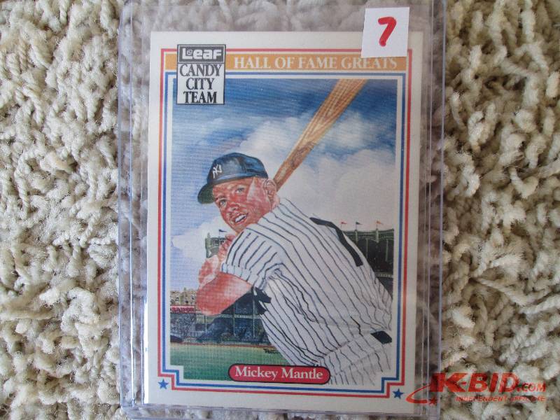 lot 7 image: 1987 Leaf Mickey Mantle sports card...