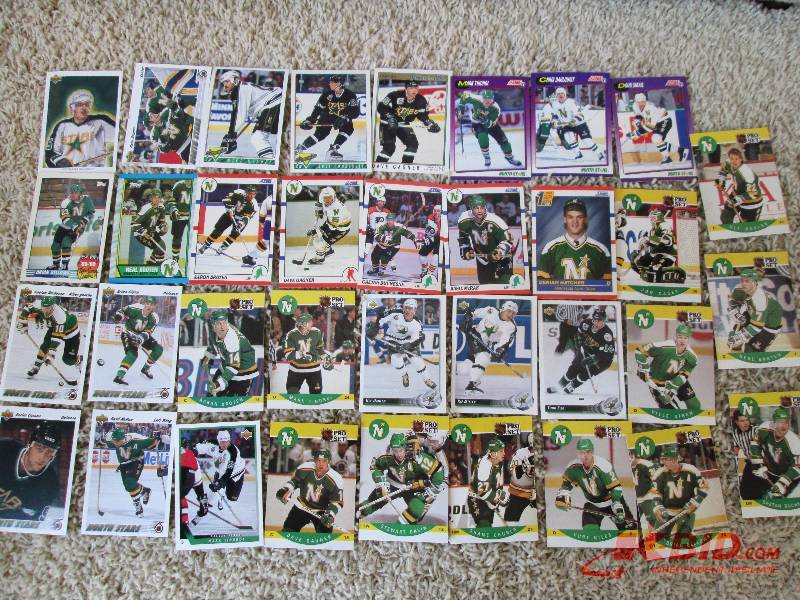 lot 12 image: Lot of Minnesota North Star hockey ...