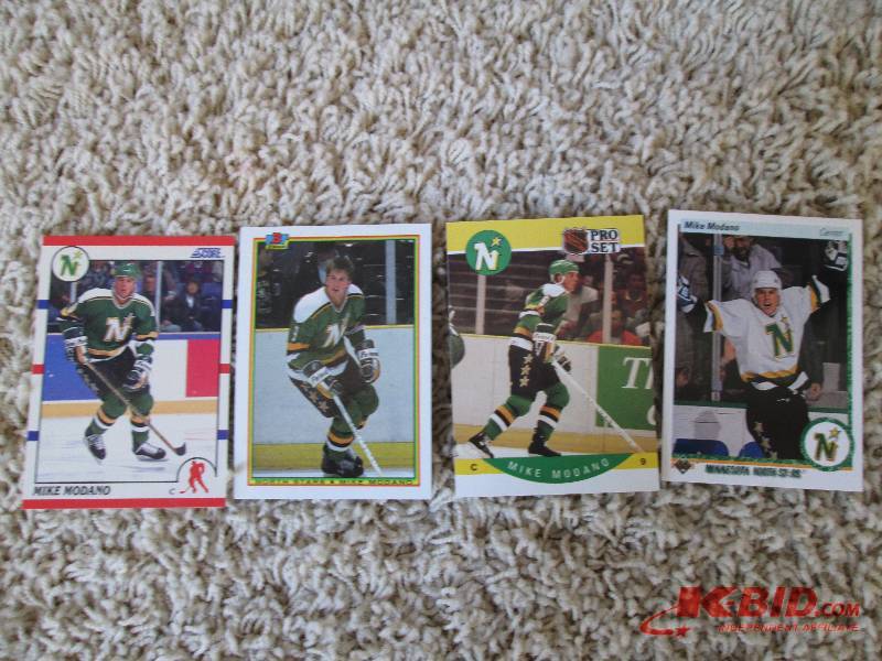 lot 56 image: 4 Mike MoDamo rookie cards...