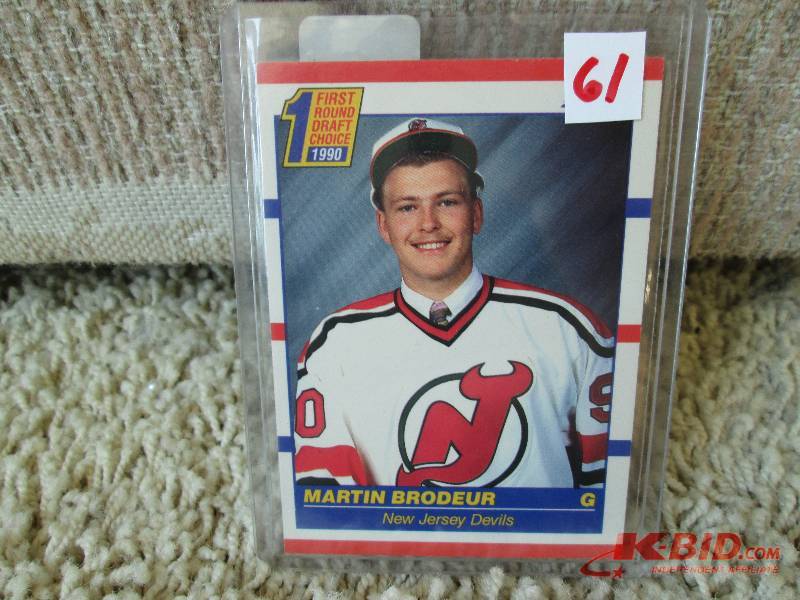 lot 61 image: 1990 Score Martin Brodeur rookie ca...