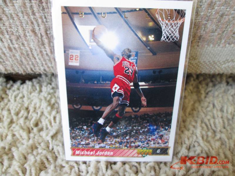 lot 100 image: 1992 - 1993 Upper Deck Michael Jord...