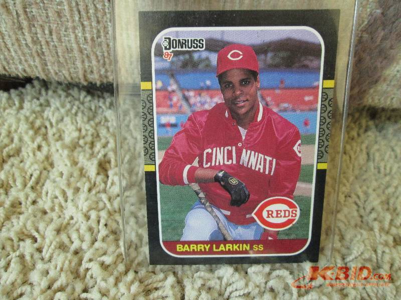 lot 105 image: 1987 Donruss Barry Larkin rookie ca...