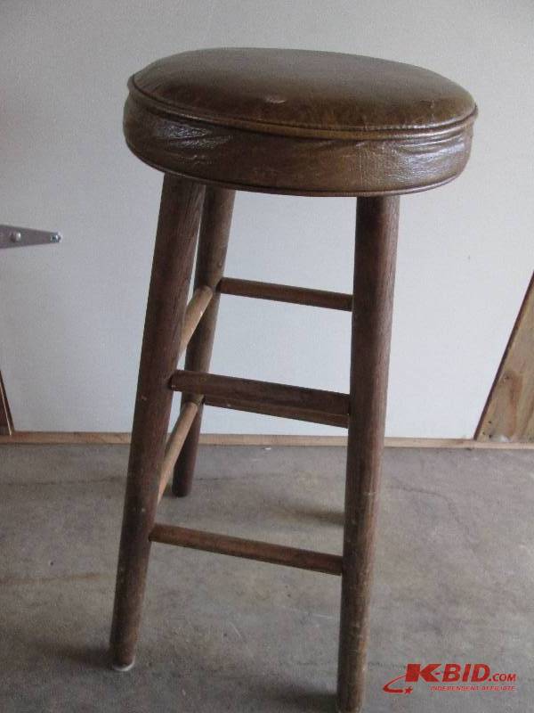 lot 2 image: Vintage stool with vinyl seat cushi...