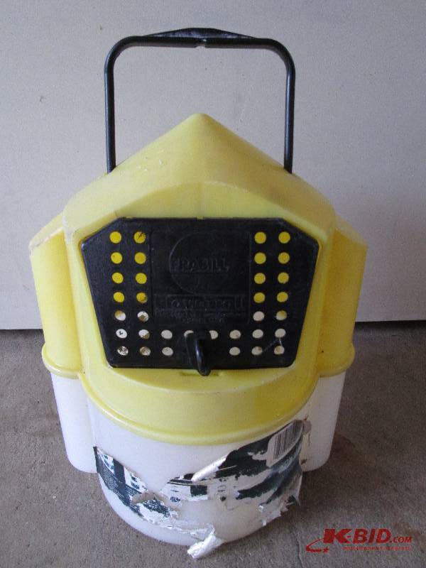 lot 4 image: Trolling minnow bait bucket pail...