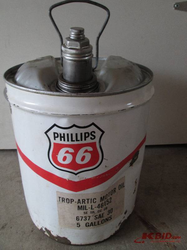 lot 5 image: Vintage Phillips 66 motor oil 5 gal...