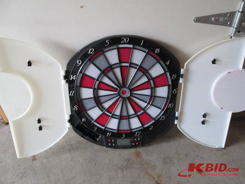 lot 7 image: Electronic dart game...