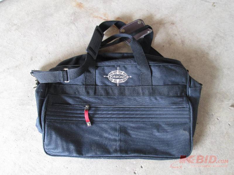 lot 9 image: Forecast carring bag, brand new...