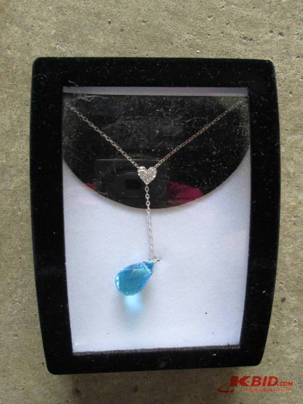 lot 48 image: Brand new neckalce in blue...