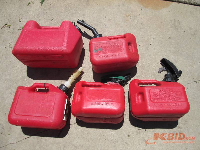 lot 62 image: lot of 5 1 and 2 gallon gas cans...