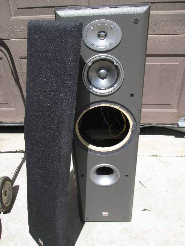 lot 63 image: JBL Speaker, missng main speaker, a...