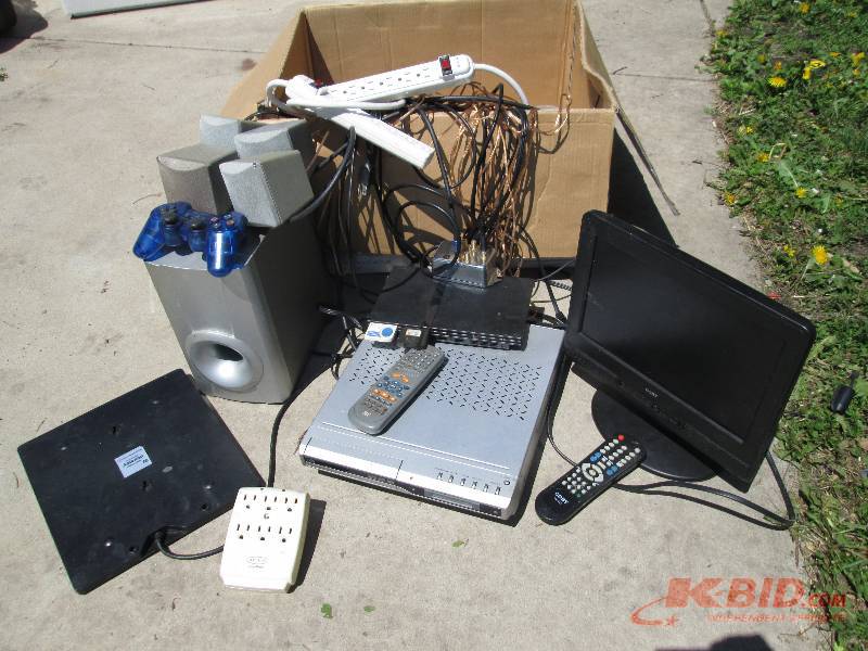 lot 67 image: Entertainment pack, includes DVD, 4...