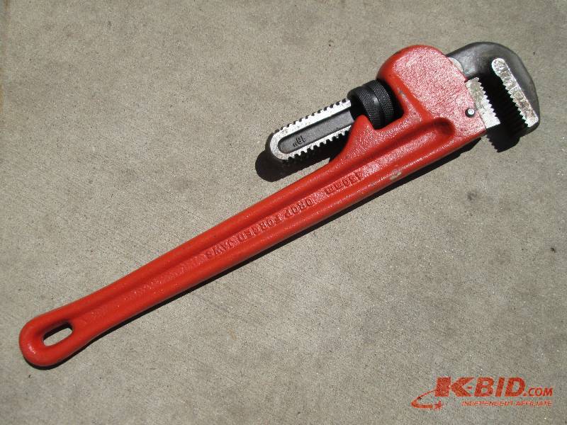 lot 71 image: Pipe wrench...