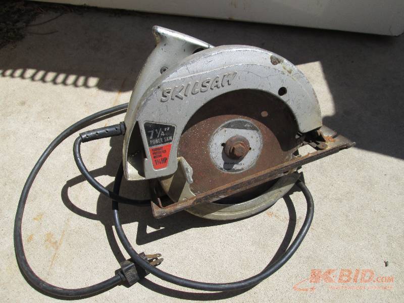 lot 73 image: Skil Saw ...
