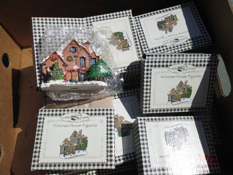 lot 92 image: Lot of 24 Victorian house figures...