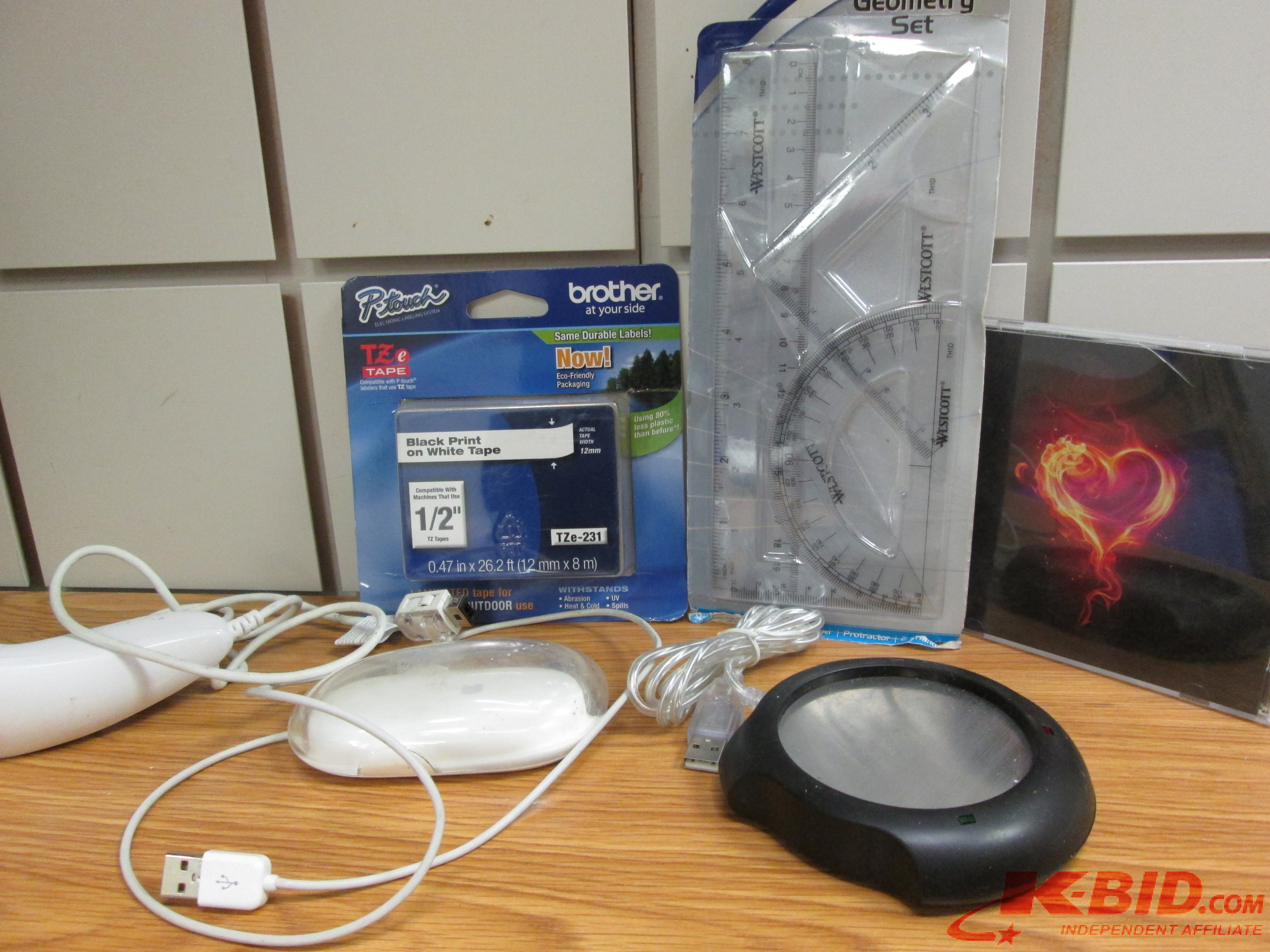 lot 217 image: mouse, coffee warmer, controler, mu...
