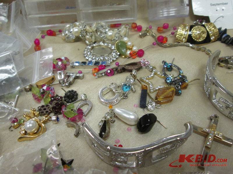 lot 229 image: misc jewerly making beads, stones, ...