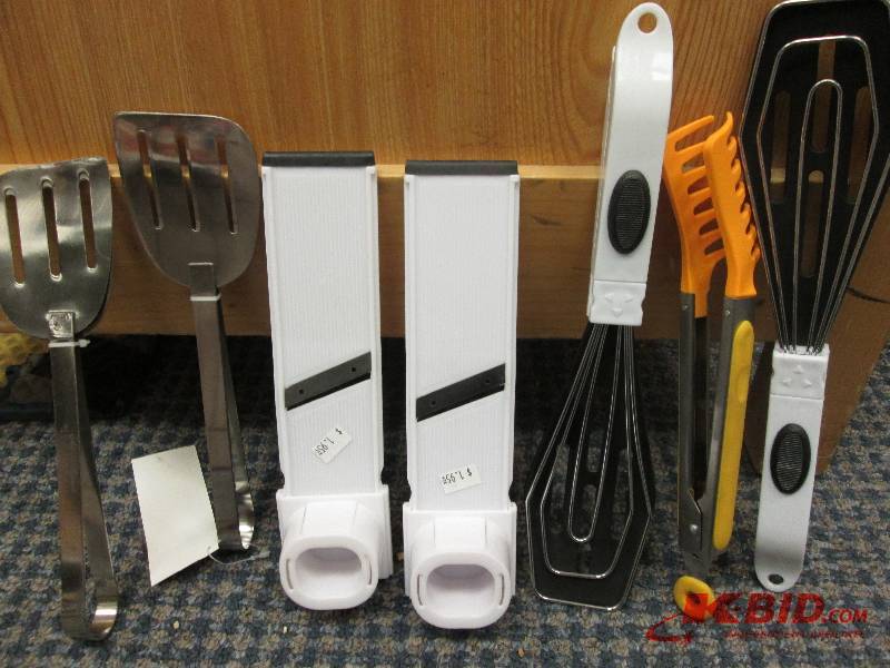 lot 250 image: various kitchen utensils...