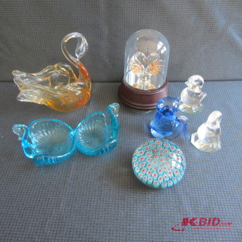 Glass Swans, Birds, Paperweight