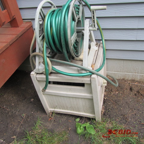 Suncast Box, Hose, Reel