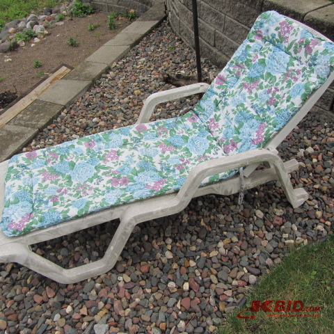 Chaise Lounge