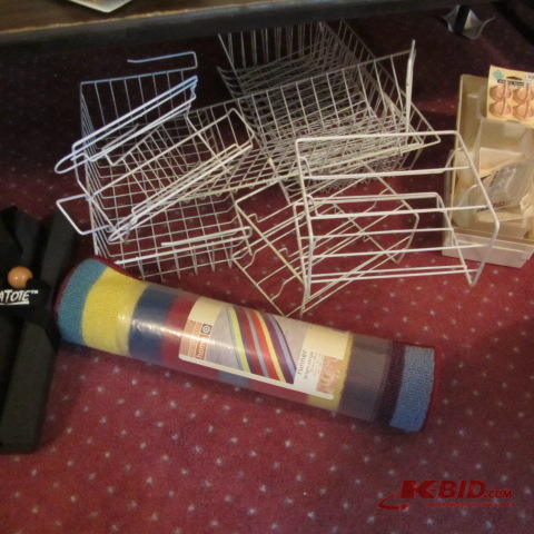 Wire Shelving, Skat-Tote, Rug