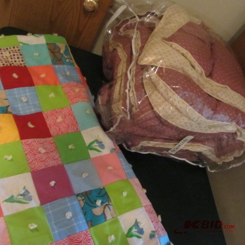 Queen Comforter, Quilt