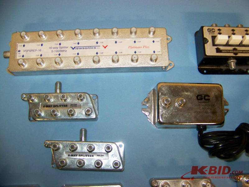 lot 34 image: (16) Splitters