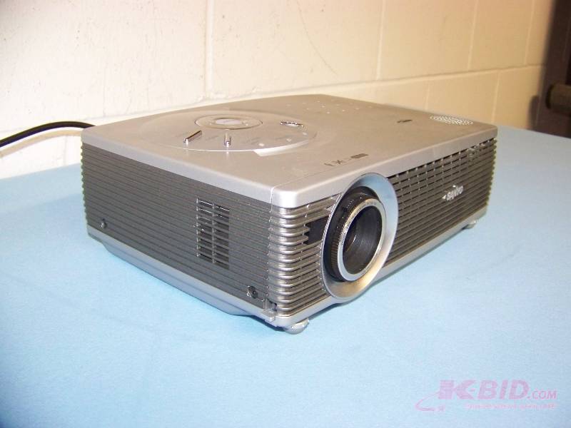 lot 6 image: Sanyo, PLC-SW35, LCD Projector