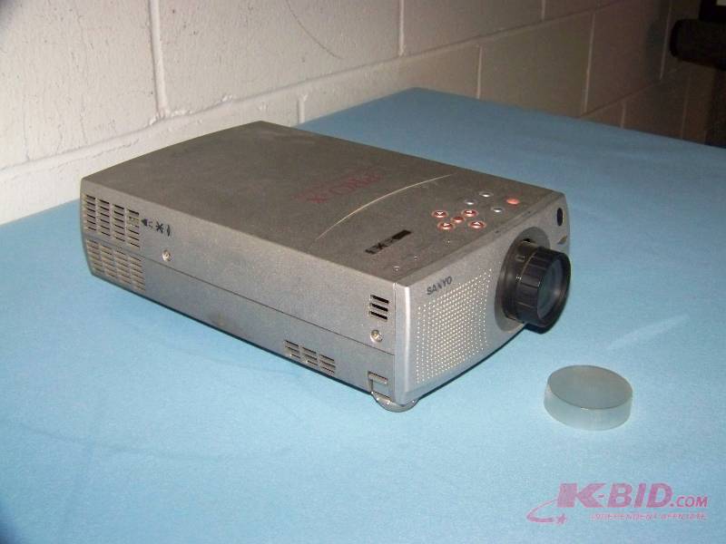 lot 7 image: Sanyo, PLC-SW15, LCD Projector