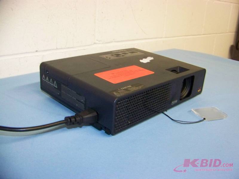lot 8 image: ViewSonic, PJ358, LCD Projector