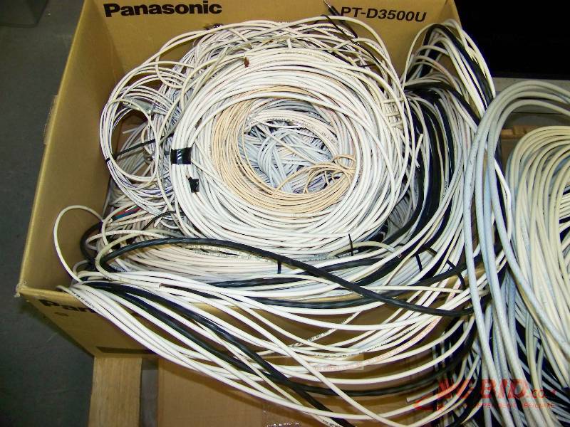 lot 40 image: (1 Box and 1 Pile) Cable