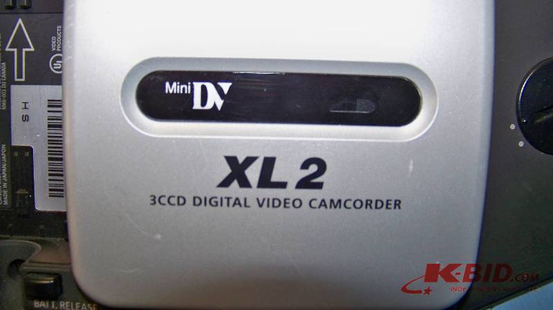lot 93 image: Canon, Mini DV, 3 CCD, Digital Video Camcorder