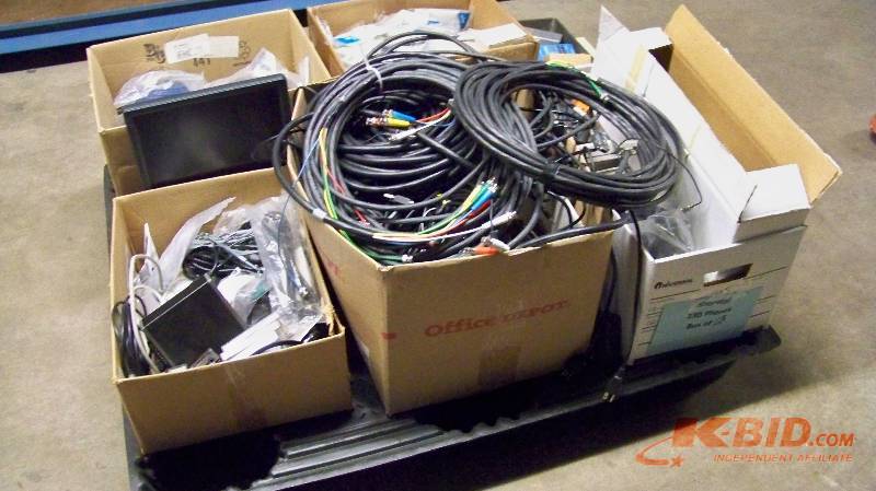 lot 99 image: Large lot of miscellaneous Cables, Wall Plates and other Items