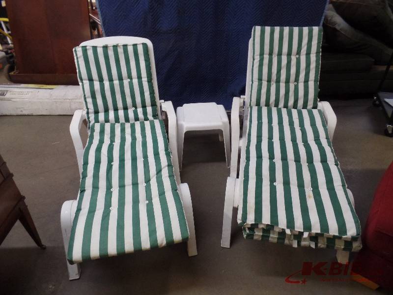 Lawn Chaises & Side Table