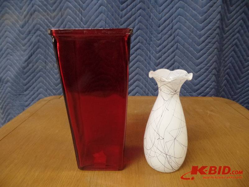 2 Decorative Vases