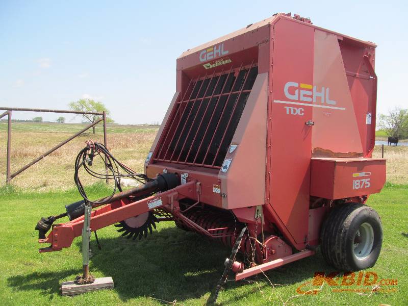 lot 6 image: Gehl TDC 1875 Baler