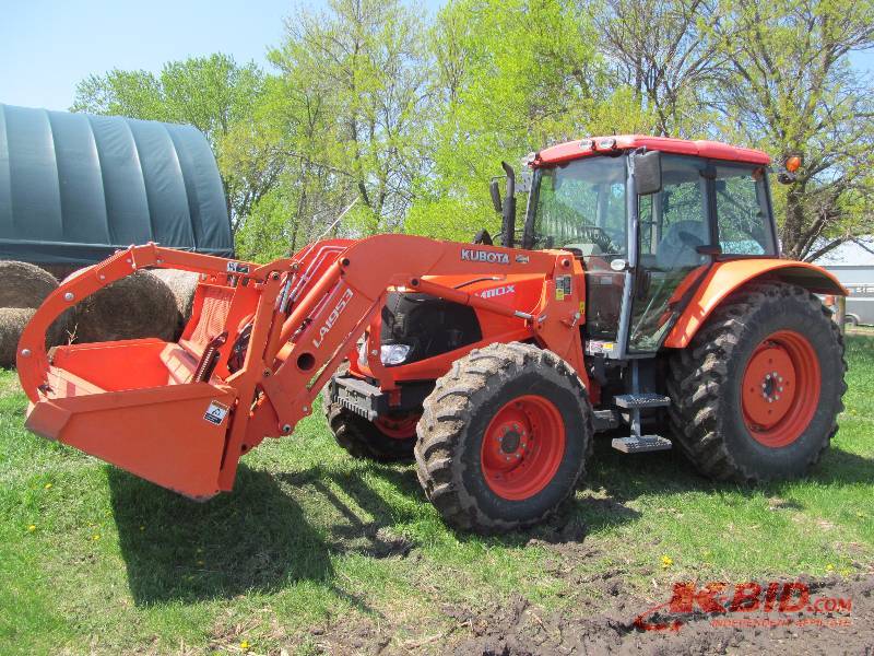 lot 7 image: Kubota M110X Tractor