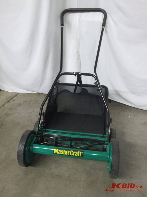 Master Craft 18 Reel Mower w Grass Catcher