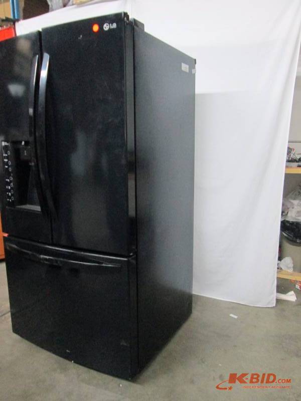 LG SUPER-CAPACITY 3 DOOR FRENCH DOOR REFRIGERATOR WITH SMART COOLING PLUS TECHNOLOGY