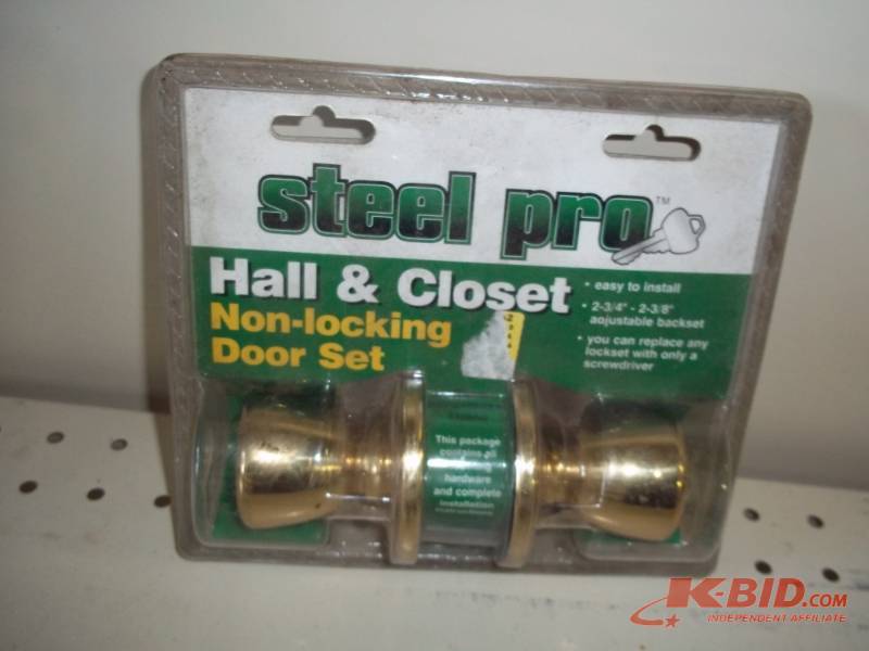 lot 18 image: Non Locking HallCloset Door Handle