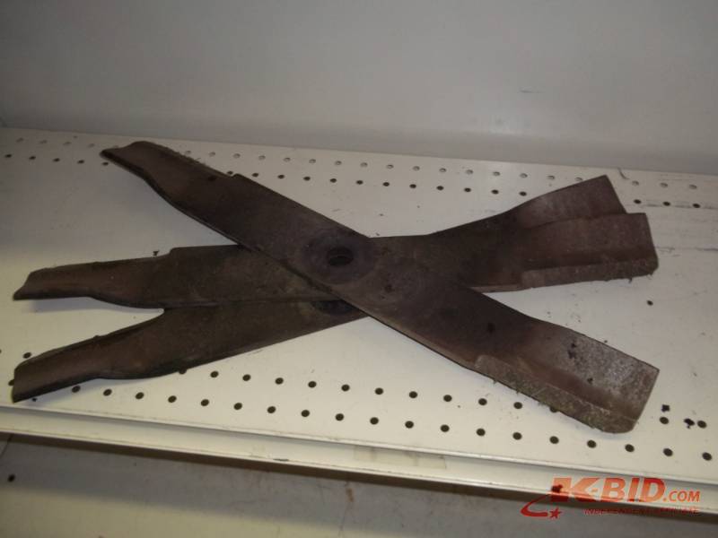 lot 23 image: 3 Mower Blades fits Item # 2 JD 60 Deck